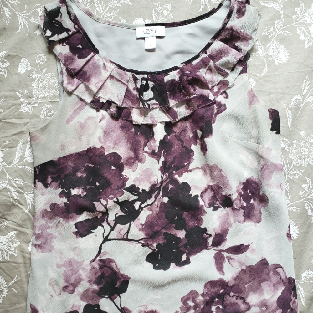 Ann Taylor LOFT Purple Floral Blouse Size Medium